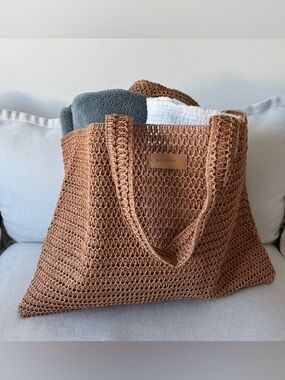 NEW Burberry Raffia Woven Tote
